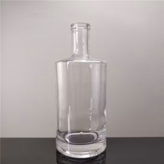 Wholesale 700ml 750ml 500ml Clear Round Empty Rum Whisky Spirit Gin Vodka Glass Liquor Bottle with Cork Cap
